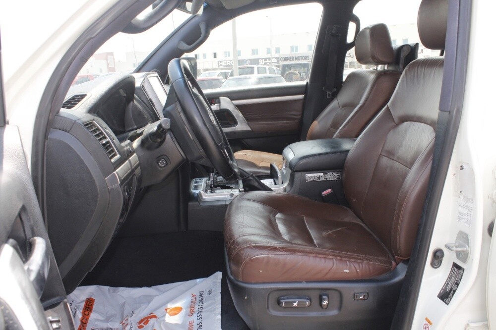 Toyota Land Cruiser VXS - 10