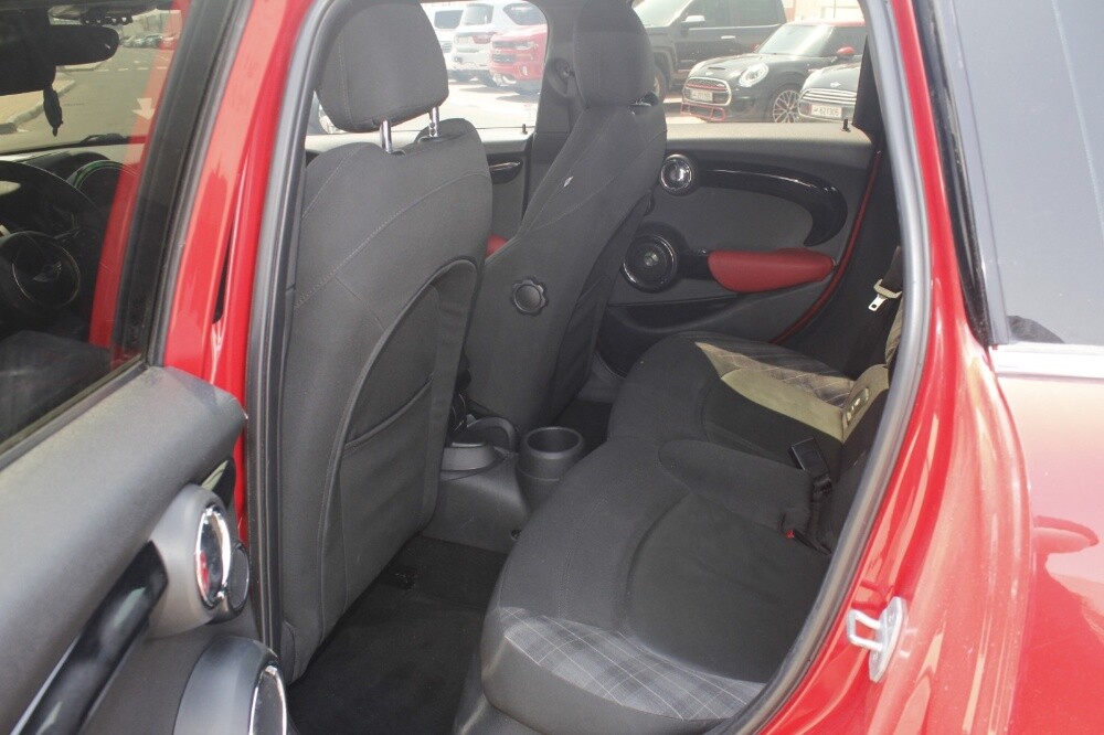 MINI COOPER S
Model: 2015 - 7