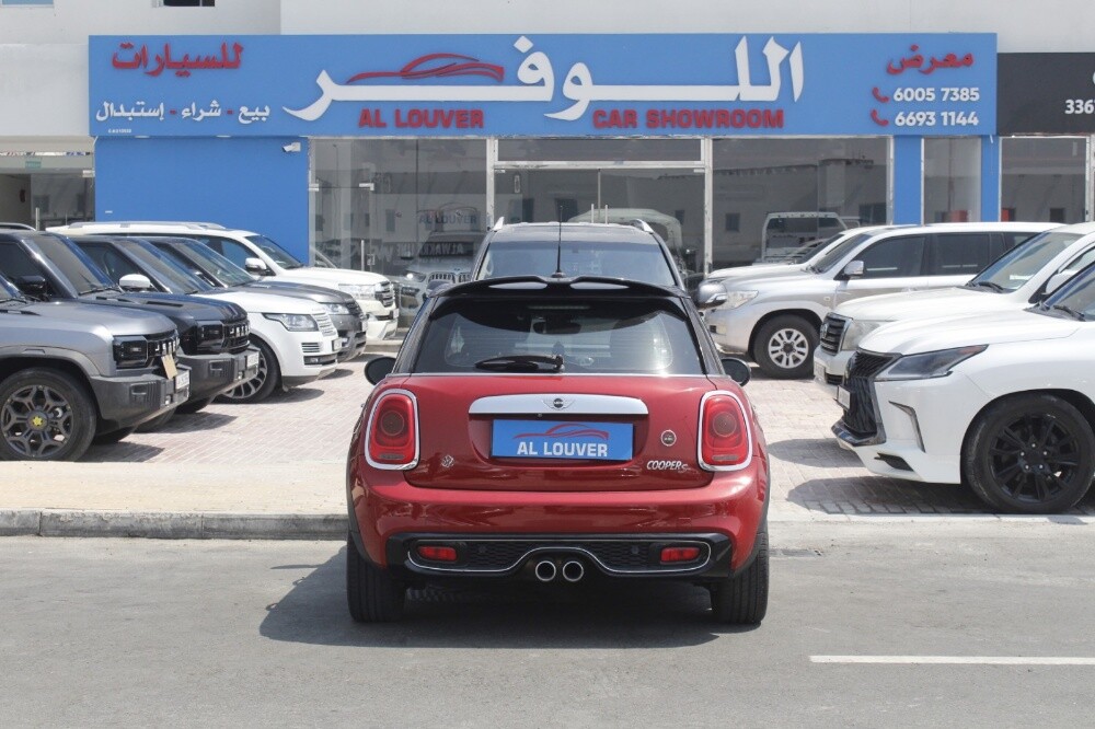 MINI COOPER S
Model: 2015 - 9