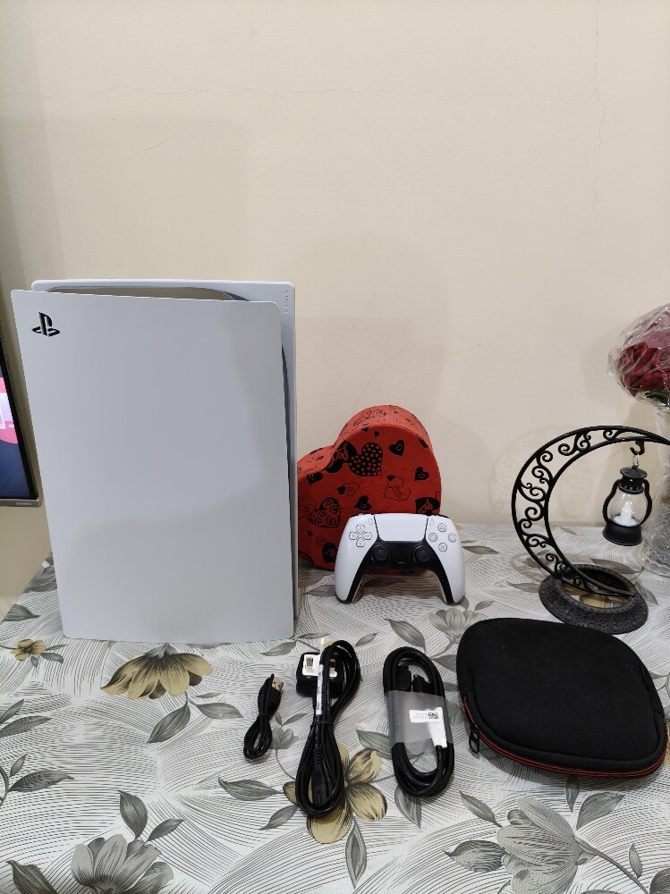 jailbreak PS5 excellent, 40 games - 1