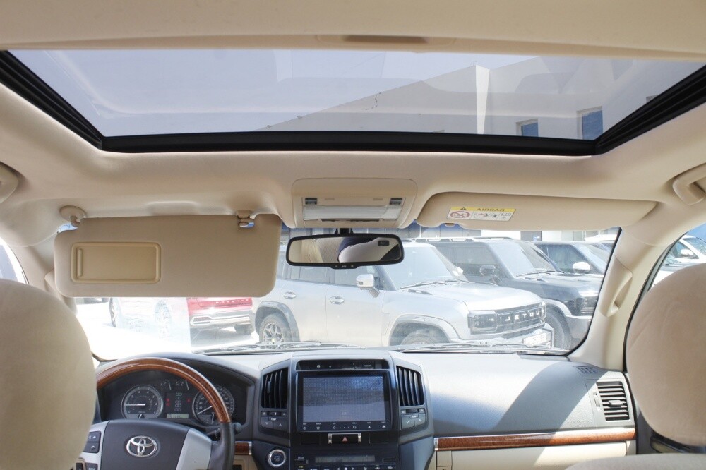 Toyota Land Cruiser GXRModel: 2015 - 9
