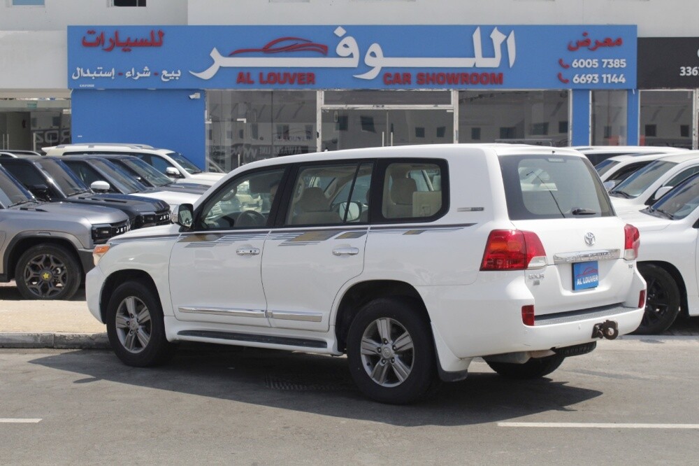 Toyota Land Cruiser GXRModel: 2015 - 3