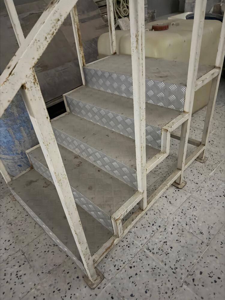 درج متحرك للكبينه - 2