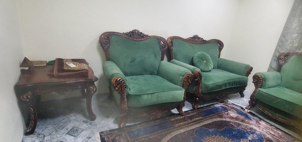 كنب كبير ومريح .مستعمل نظيف - 1