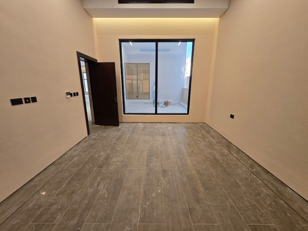 For sale/ Brand new villa 7 Bhk - 8