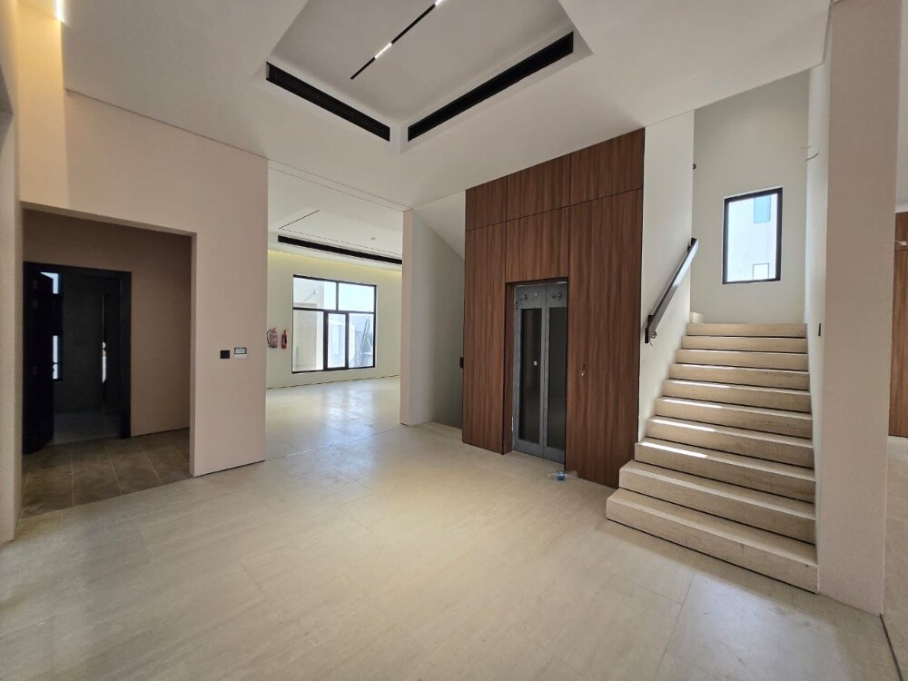 For sale/ Brand new villa 7 Bhk - 7