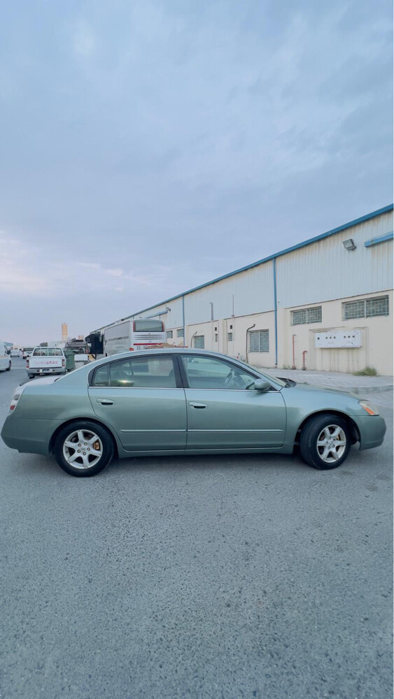 nissan Altima parts  - 3