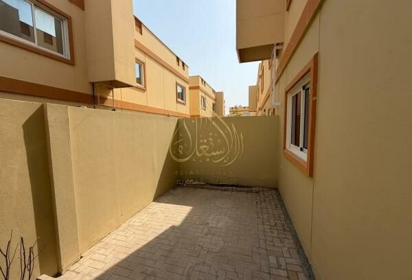 Semi Furnished Four Bedroom Villa - 6