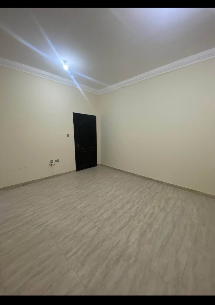 لأعمال الطلاء، اتصل على: 33001657 - 2
