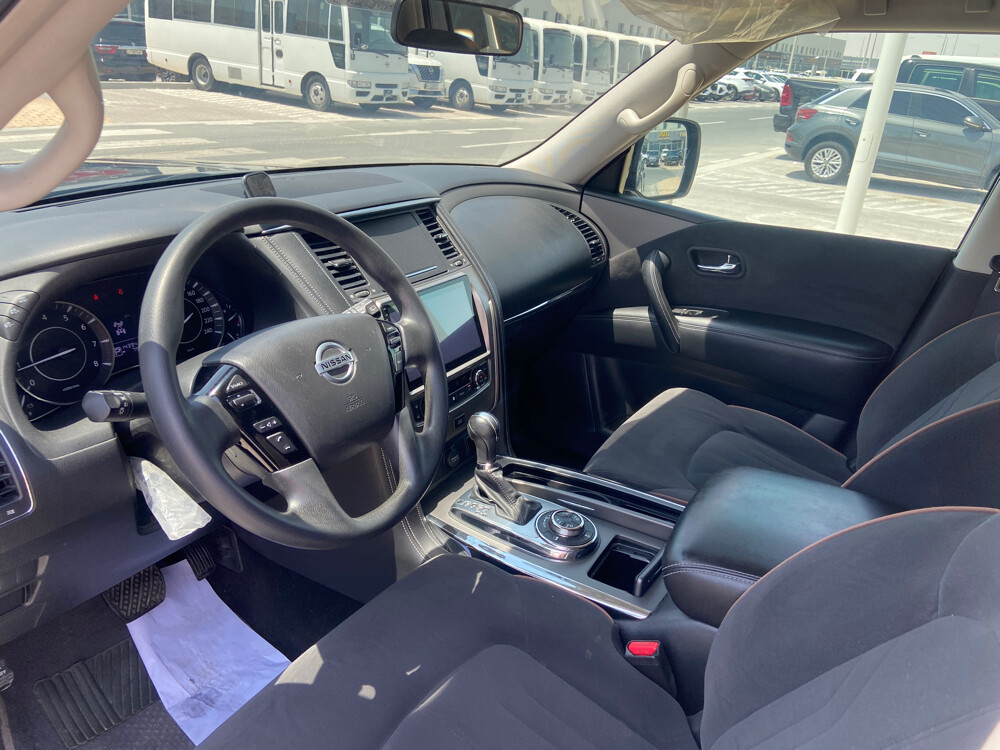 Nissan XE 2020 black  - 5