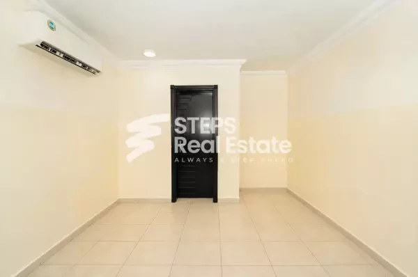 Compound Villa in Umm Salal Ali - 6
