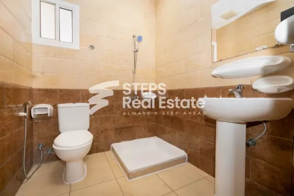 Compound Villa in Umm Salal Ali - 7