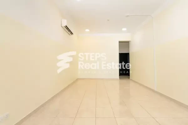 Compound Villa in Umm Salal Ali - 4