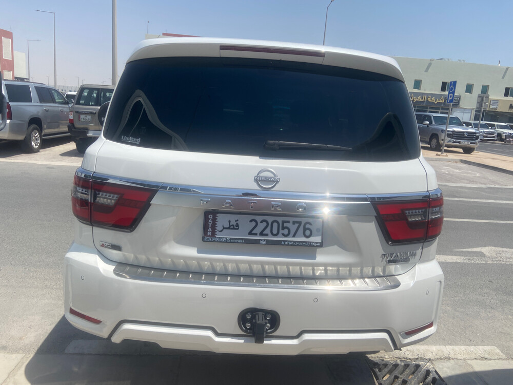 Titanium 2023 V8 white - 6