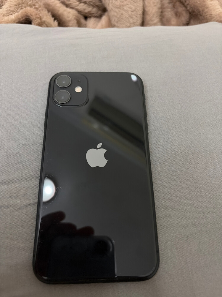 iPhone 11 used PERFECT condition - 2