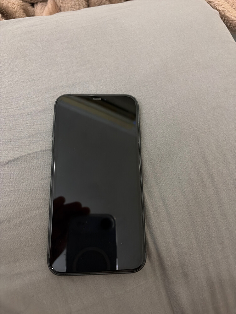 iPhone 11 used PERFECT condition - 1