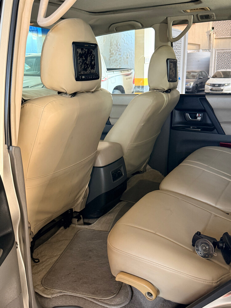 Mitsubishi Pajero 3.8 Full Option - 5