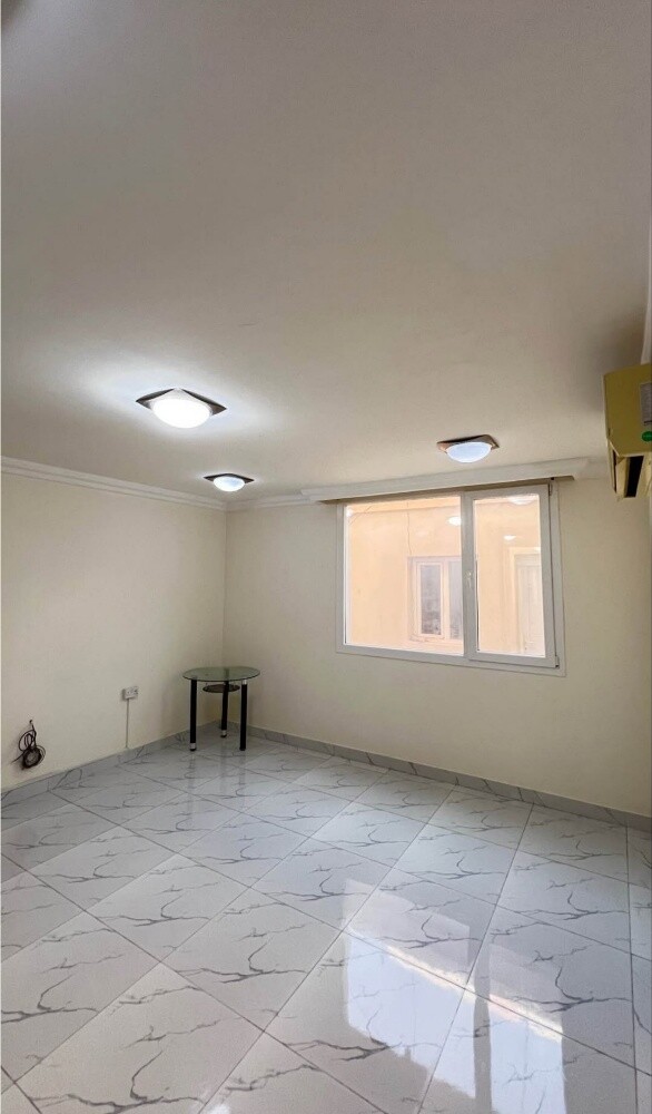 لأعمال الطلاء، اتصل على: 33001657 - 4