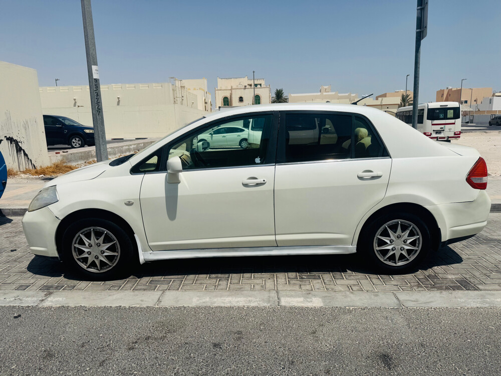 Nissan Tiida 2008  - 3