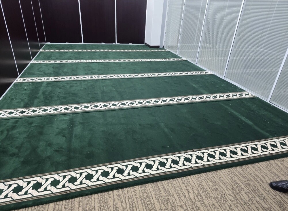 Mosque carpet, prayer carpet - 1