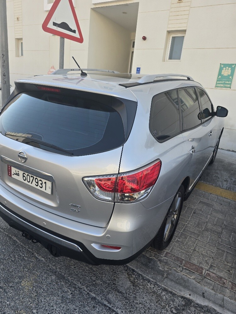 Nissan Pathfinder Full options - 4