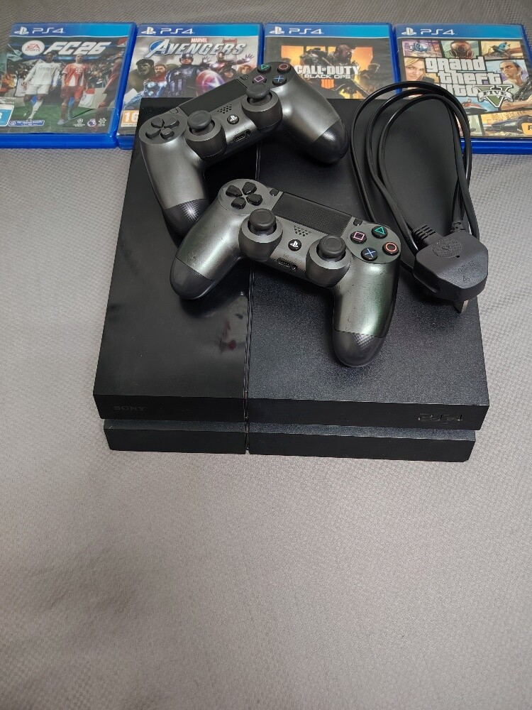 Ps4 in exelent condition nagotiable - 3