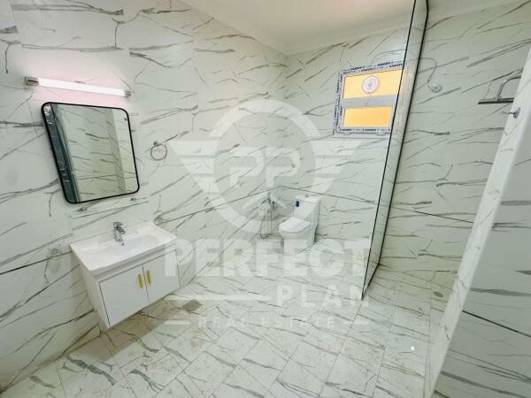 Apsrtment 3bhk unfurnished - 5