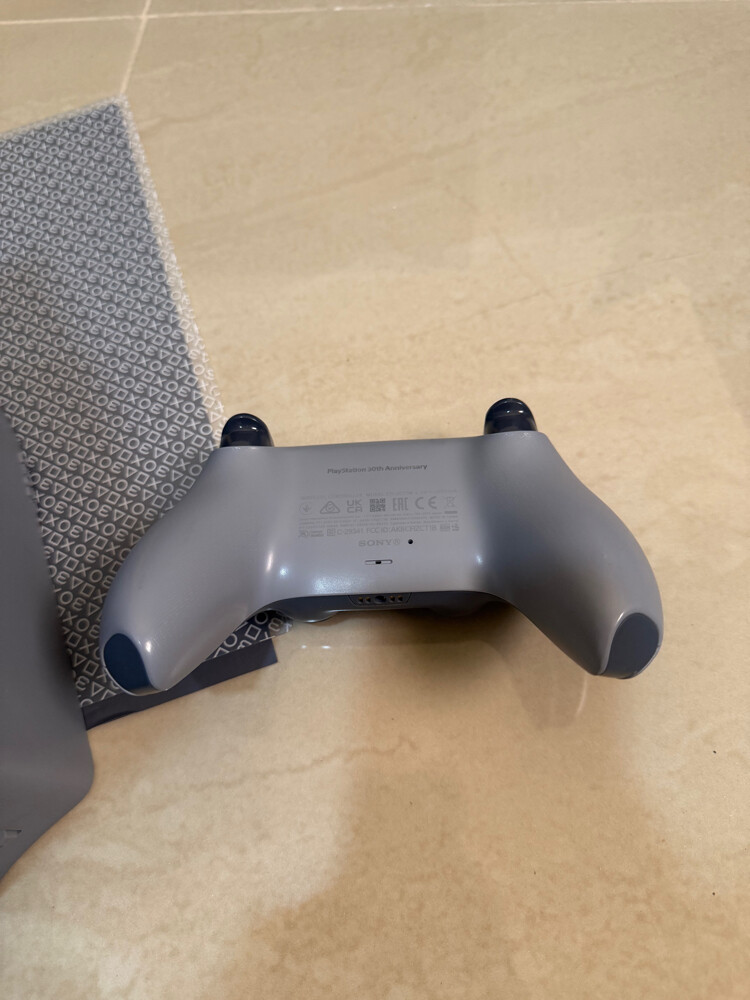 PS5 slim disc 30th anniversary edit - 8