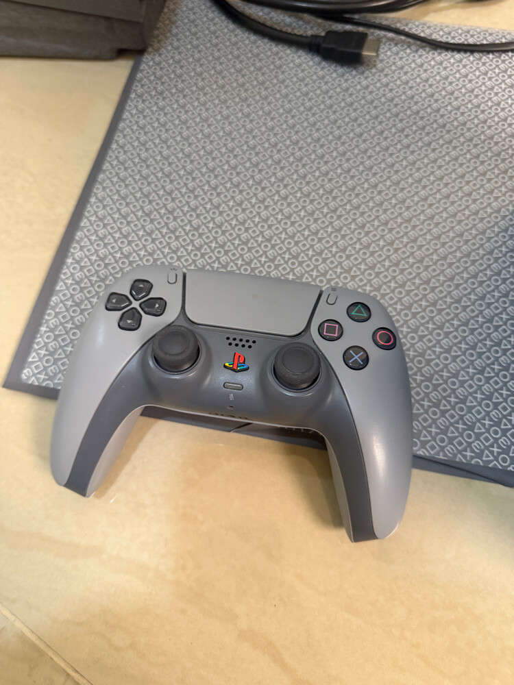 PS5 slim disc 30th anniversary edit - 7