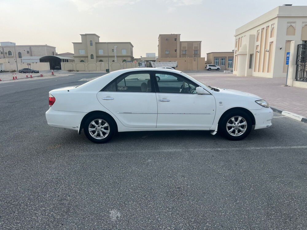 Toyota Camry  - 6