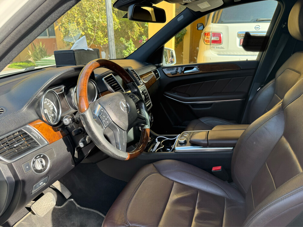 Pristine 2014 Mercedes-Benz GL 500 - 7