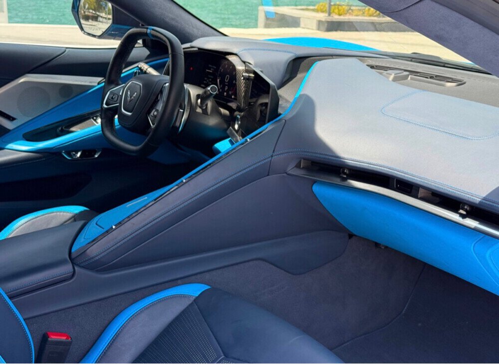 corvette C8 3 LT low mileage  - 9