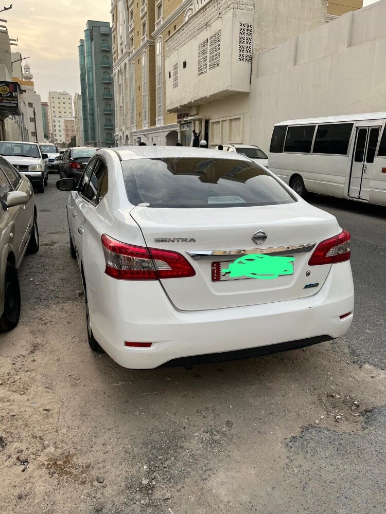 Nissan Sentra - 5
