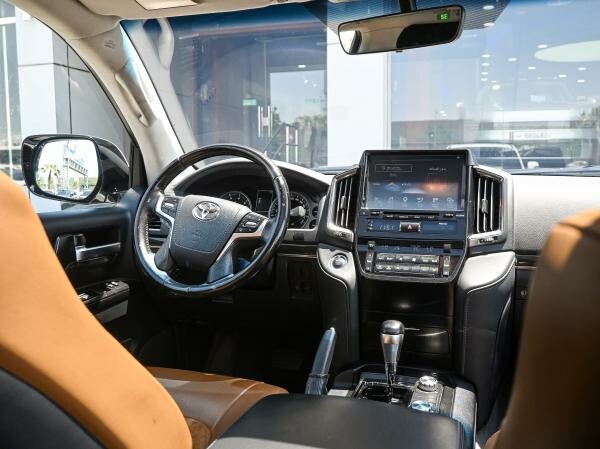 Land Cruiser GXR Grand Touring - 8