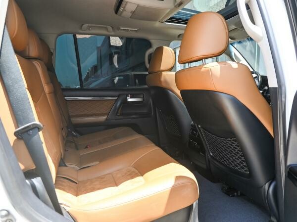 Land Cruiser GXR Grand Touring - 9