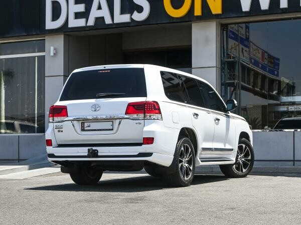 Land Cruiser GXR Grand Touring - 3