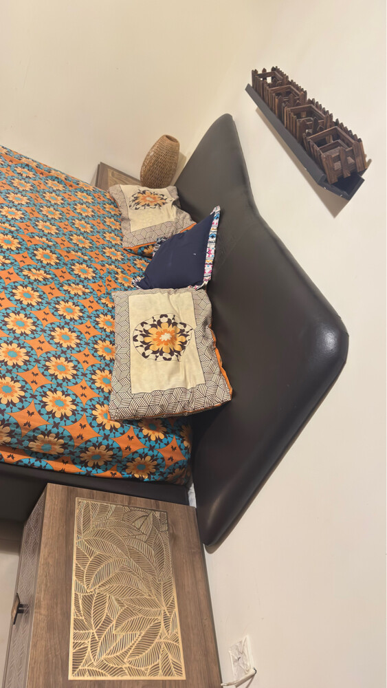 bet set with mattress and side tabl - 2