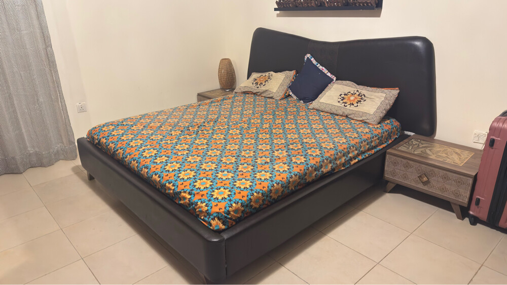 bet set with mattress and side tabl - 1