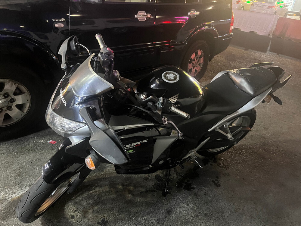 Honda CB 250RR - 4