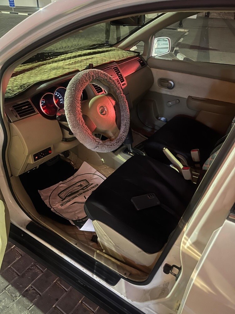 NISSAN TIIDA 2011 - 5