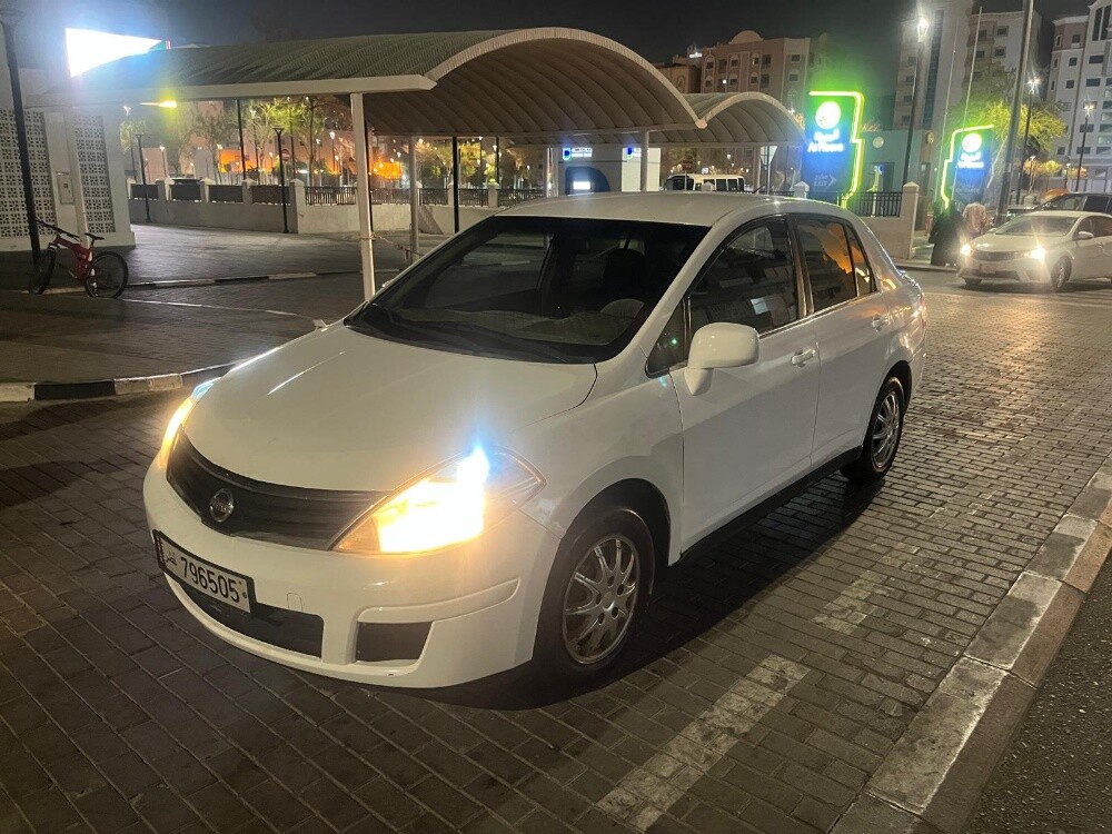 NISSAN TIIDA 2011 - 7