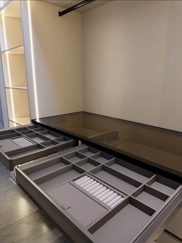 Tv and cabinet unit. - 14