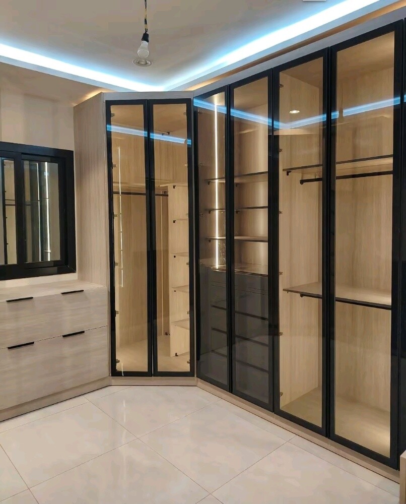 Tv and cabinet unit. - 15