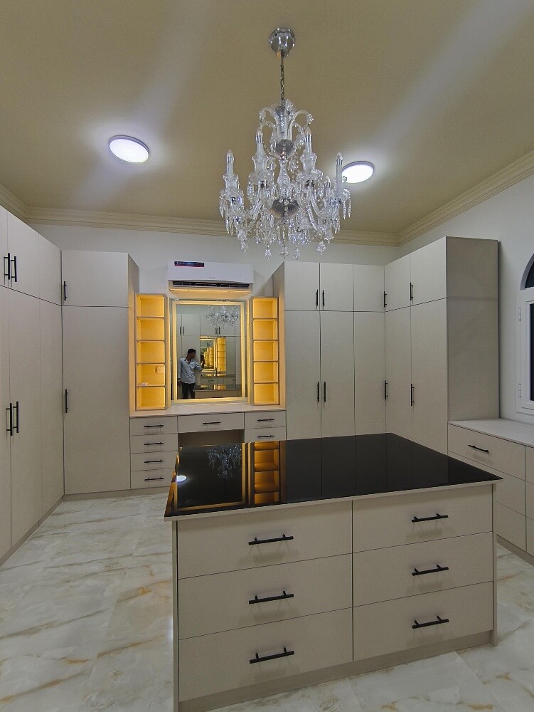 Tv and cabinet unit. - 9