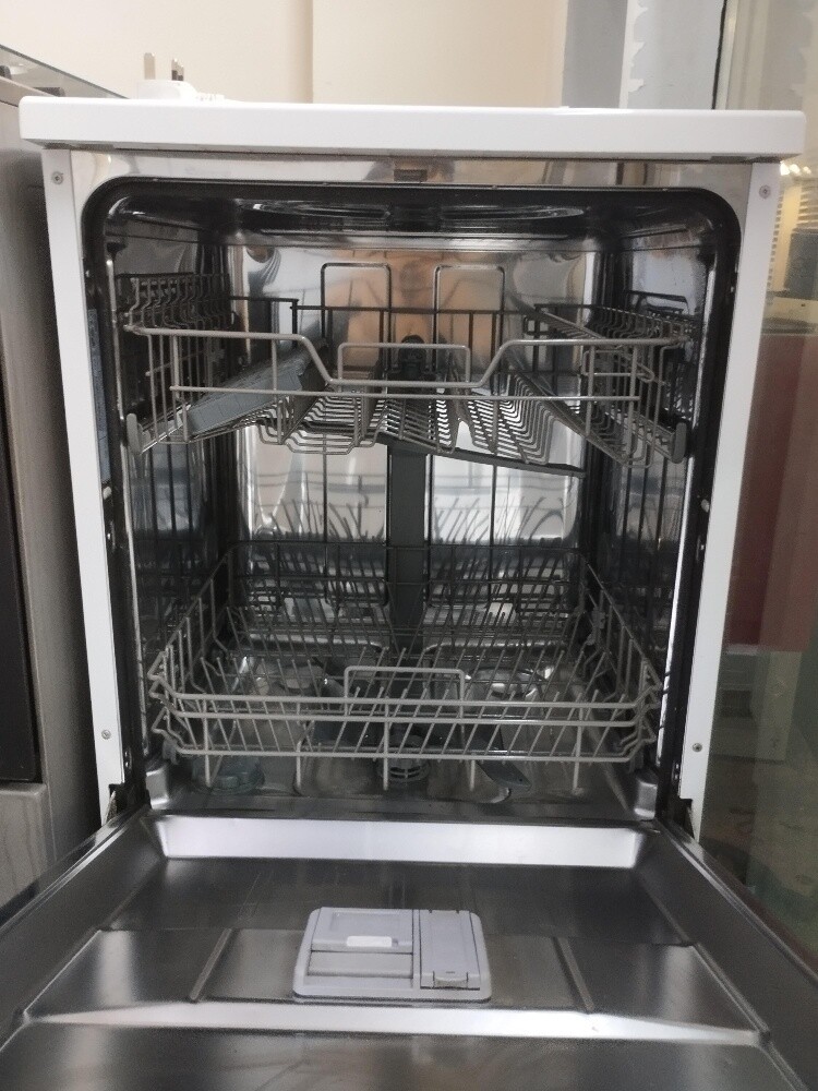 Samsung Dishwasher For sale Clean - 9