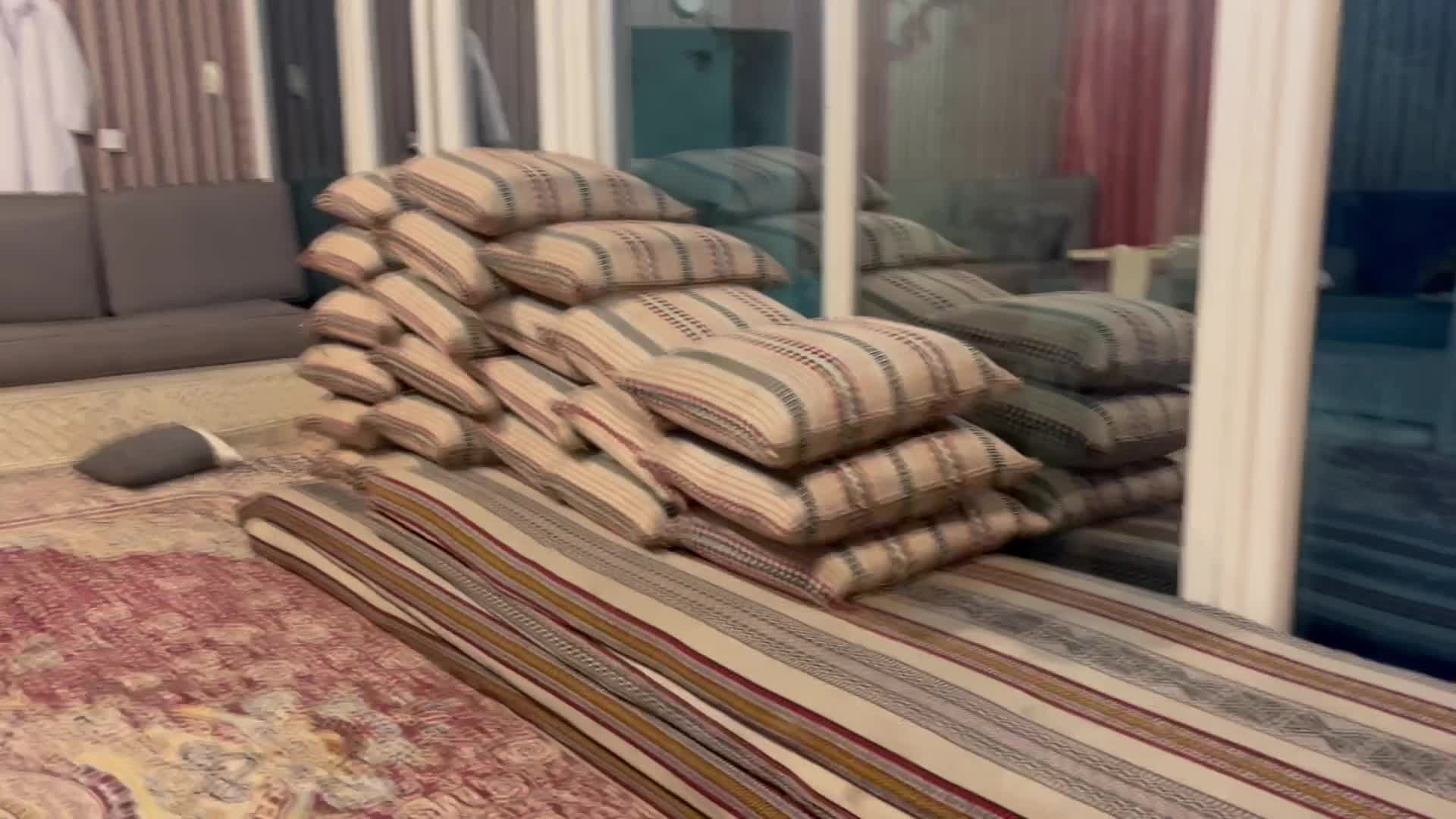 جلسة عربية - 2