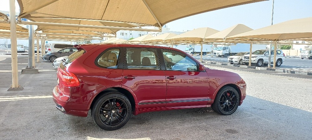 Porsche Cayenne GTS - 11