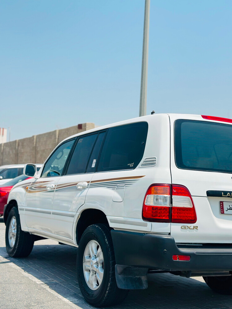 Toyota Land Cruiser - 2