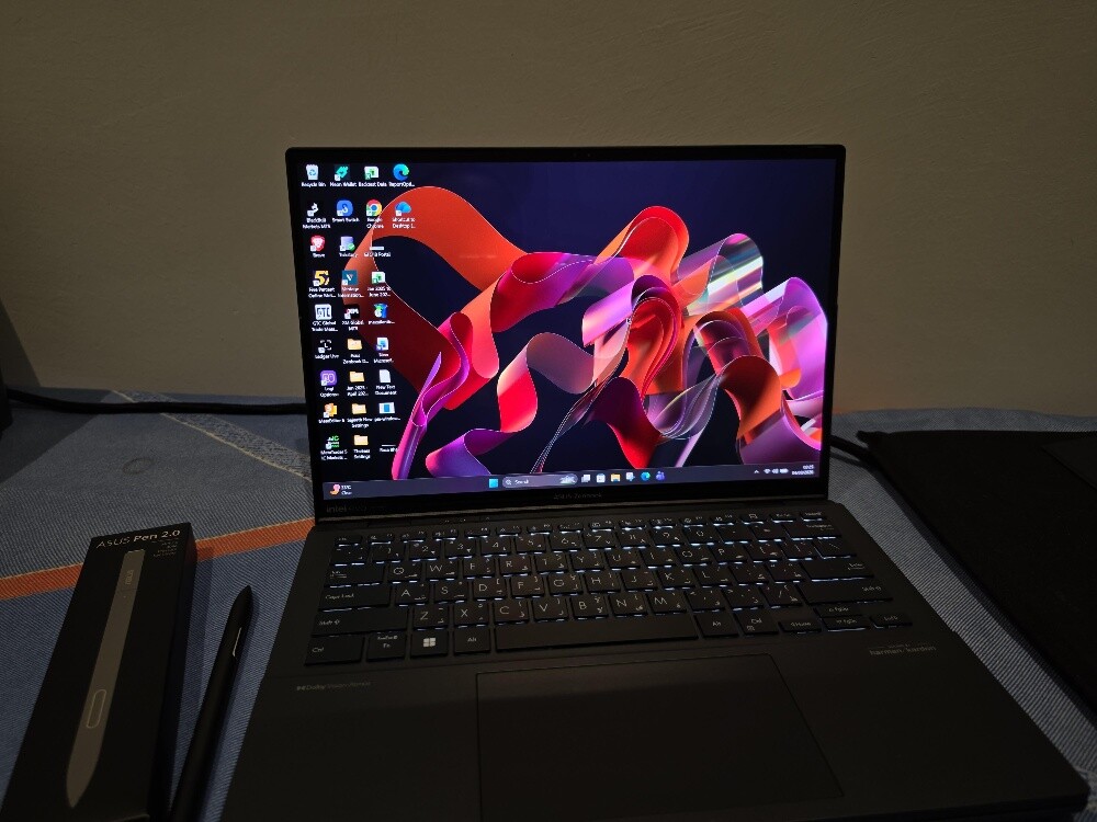 ASUS Zenbook Duo (2024)- Dual 14" - 3
