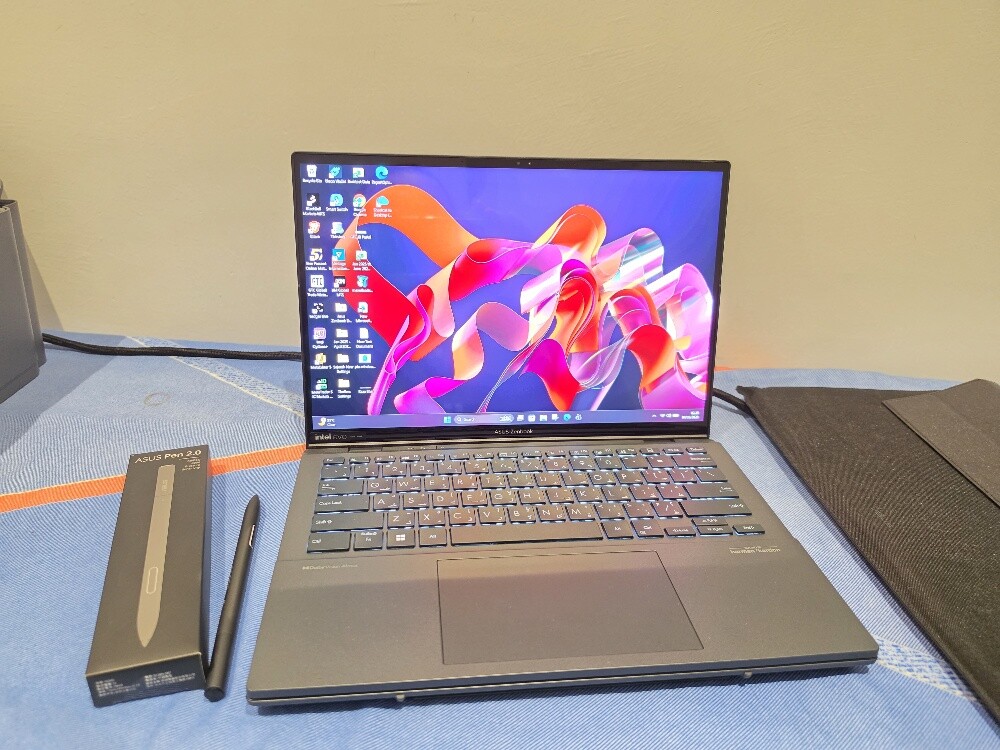 ASUS Zenbook Duo (2024)- Dual 14" - 2